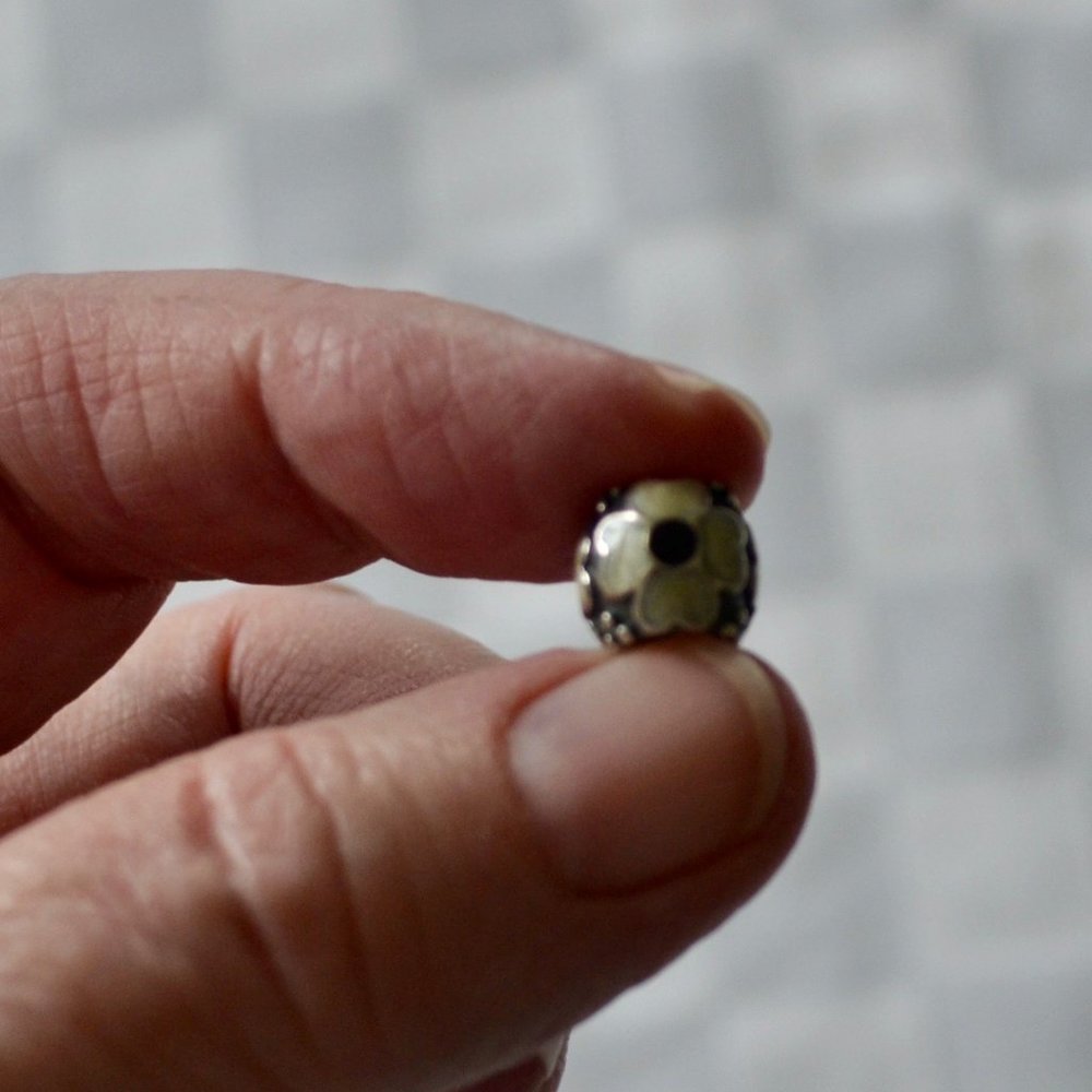 Authentic Pandora Daisy Charm - Picture 3 of 7